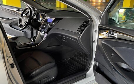 Hyundai Sonata VI, 2011 год, 1 120 000 рублей, 17 фотография