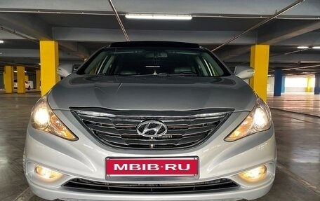 Hyundai Sonata VI, 2011 год, 1 120 000 рублей, 10 фотография