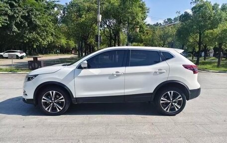 Nissan Qashqai, 2022 год, 1 700 000 рублей, 4 фотография