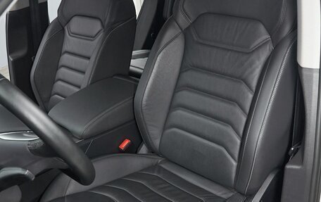 Volkswagen Touareg III, 2019 год, 5 700 000 рублей, 13 фотография