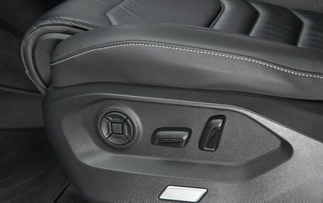 Volkswagen Touareg III, 2019 год, 5 700 000 рублей, 11 фотография