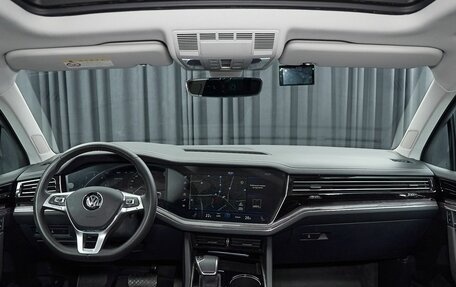 Volkswagen Touareg III, 2019 год, 5 700 000 рублей, 7 фотография