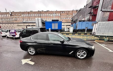 BMW 5 серия, 2021 год, 2 700 000 рублей, 8 фотография