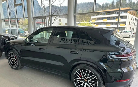 Porsche Cayenne III, 2025 год, 18 480 000 рублей, 2 фотография