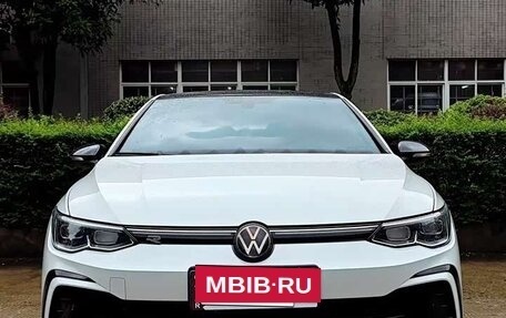 Volkswagen Golf VIII, 2022 год, 1 970 000 рублей, 2 фотография