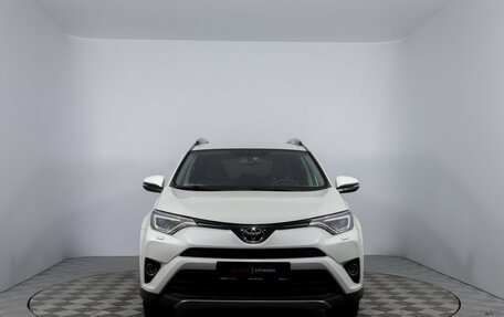 Toyota RAV4, 2017 год, 2 390 000 рублей, 2 фотография