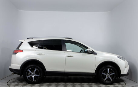 Toyota RAV4, 2017 год, 2 390 000 рублей, 4 фотография