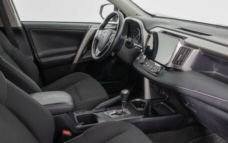 Toyota RAV4, 2017 год, 2 390 000 рублей, 9 фотография