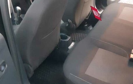 Renault Logan II, 2019 год, 980 000 рублей, 5 фотография