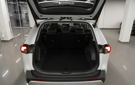 Toyota RAV4, 2025 год, 4 150 000 рублей, 24 фотография