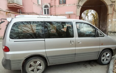 Hyundai H-1 II рестайлинг, 2002 год, 700 000 рублей, 4 фотография