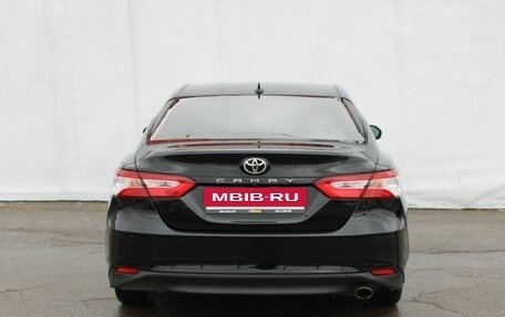 Toyota Camry, 2019 год, 2 850 000 рублей, 6 фотография