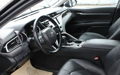 Toyota Camry, 2019 год, 2 850 000 рублей, 15 фотография