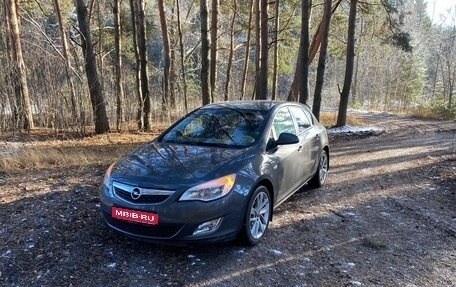 Opel Astra J, 2012 год, 830 000 рублей, 1 фотография