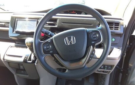 Honda Stepwgn IV, 2020 год, 2 300 000 рублей, 9 фотография