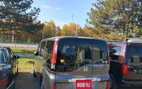 Honda Stepwgn IV, 2020 год, 2 300 000 рублей, 2 фотография