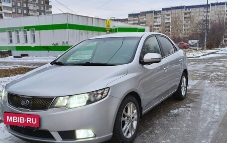 KIA Cerato III, 2011 год, 900 000 рублей, 2 фотография