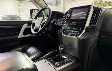 Toyota Land Cruiser 200, 2016 год, 5 500 000 рублей, 30 фотография