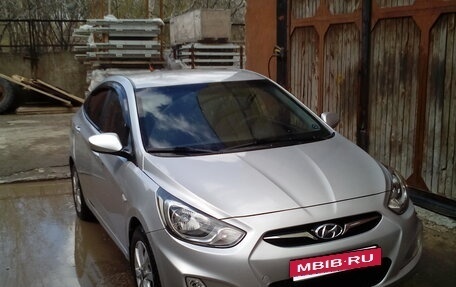 Hyundai Solaris II рестайлинг, 2013 год, 770 000 рублей, 5 фотография