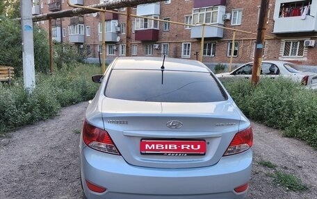 Hyundai Solaris II рестайлинг, 2012 год, 595 000 рублей, 1 фотография
