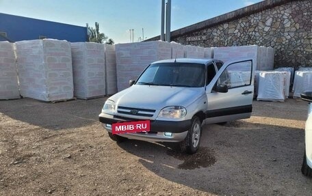 Chevrolet Niva I рестайлинг, 2005 год, 330 000 рублей, 3 фотография