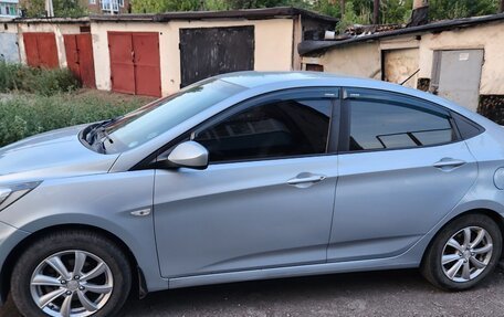 Hyundai Solaris II рестайлинг, 2012 год, 595 000 рублей, 2 фотография