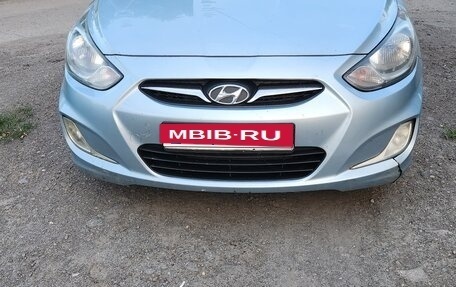 Hyundai Solaris II рестайлинг, 2012 год, 595 000 рублей, 3 фотография