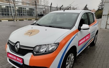 Renault Sandero II рестайлинг, 2017 год, 710 000 рублей, 1 фотография