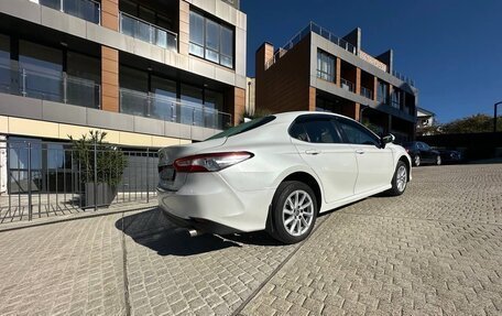 Toyota Camry, 2021 год, 1 790 000 рублей, 6 фотография