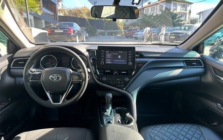 Toyota Camry, 2021 год, 1 790 000 рублей, 5 фотография