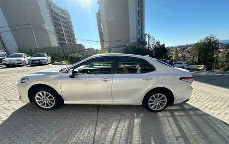 Toyota Camry, 2021 год, 1 790 000 рублей, 10 фотография