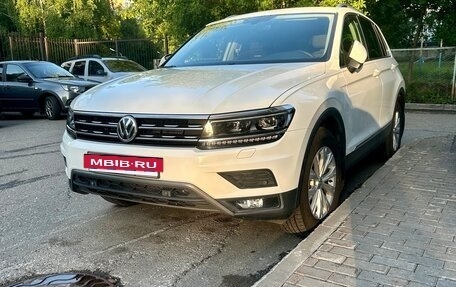 Volkswagen Tiguan II, 2018 год, 2 070 000 рублей, 2 фотография
