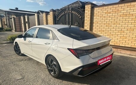 Hyundai Elantra, 2024 год, 2 400 000 рублей, 2 фотография