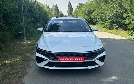 Hyundai Elantra, 2024 год, 2 400 000 рублей, 4 фотография