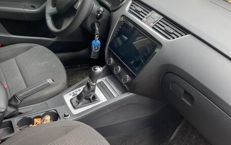 Skoda Octavia, 2014 год, 999 999 рублей, 25 фотография