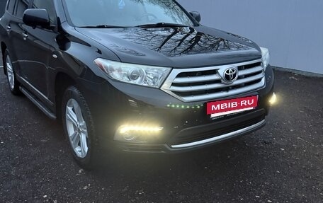 Toyota Highlander III, 2012 год, 2 070 000 рублей, 2 фотография