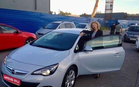 Opel Astra J, 2011 год, 900 000 рублей, 1 фотография