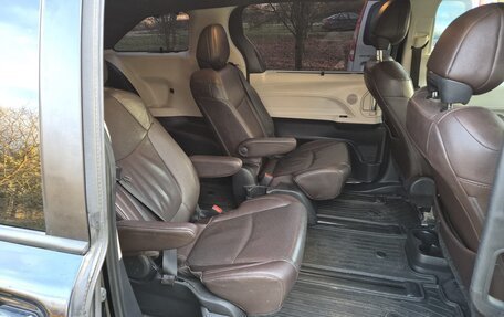 Toyota Sienna, 2021 год, 3 450 000 рублей, 7 фотография