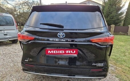 Toyota Sienna, 2021 год, 3 450 000 рублей, 9 фотография