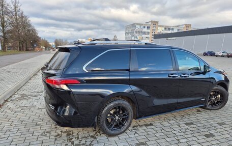 Toyota Sienna, 2021 год, 3 450 000 рублей, 18 фотография