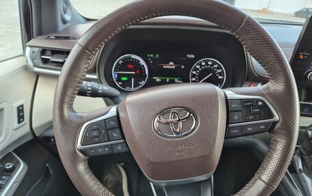 Toyota Sienna, 2021 год, 3 450 000 рублей, 22 фотография