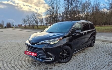 Toyota Sienna, 2021 год, 3 450 000 рублей, 23 фотография