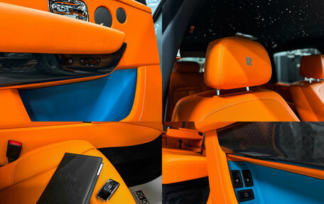 Rolls-Royce Cullinan, 2023 год, 45 000 000 рублей, 21 фотография