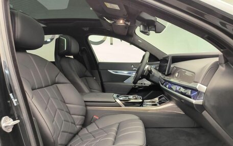 BMW 7 серия, 2025 год, 27 300 000 рублей, 10 фотография