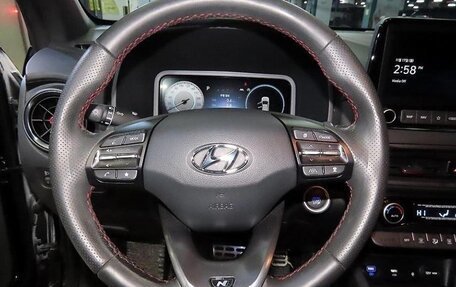 Hyundai Kona I, 2022 год, 1 779 000 рублей, 8 фотография