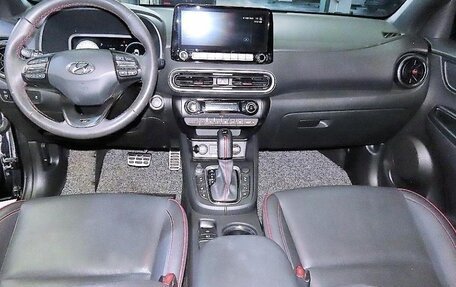Hyundai Kona I, 2022 год, 1 779 000 рублей, 10 фотография