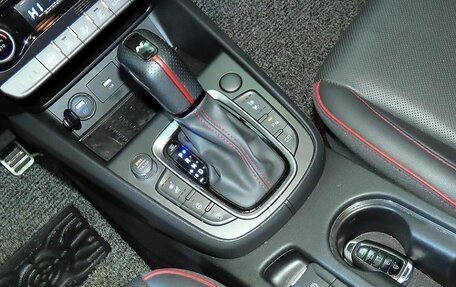 Hyundai Kona I, 2022 год, 1 779 000 рублей, 12 фотография