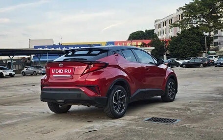 Toyota C-HR I рестайлинг, 2022 год, 1 900 000 рублей, 5 фотография