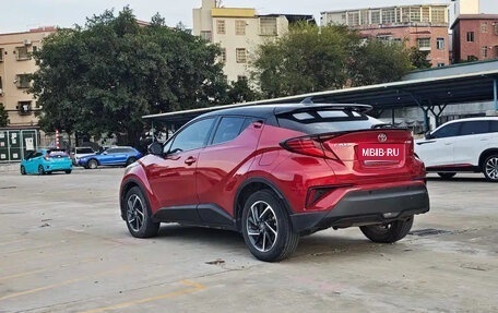 Toyota C-HR I рестайлинг, 2022 год, 1 900 000 рублей, 4 фотография