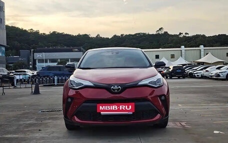 Toyota C-HR I рестайлинг, 2022 год, 1 900 000 рублей, 3 фотография
